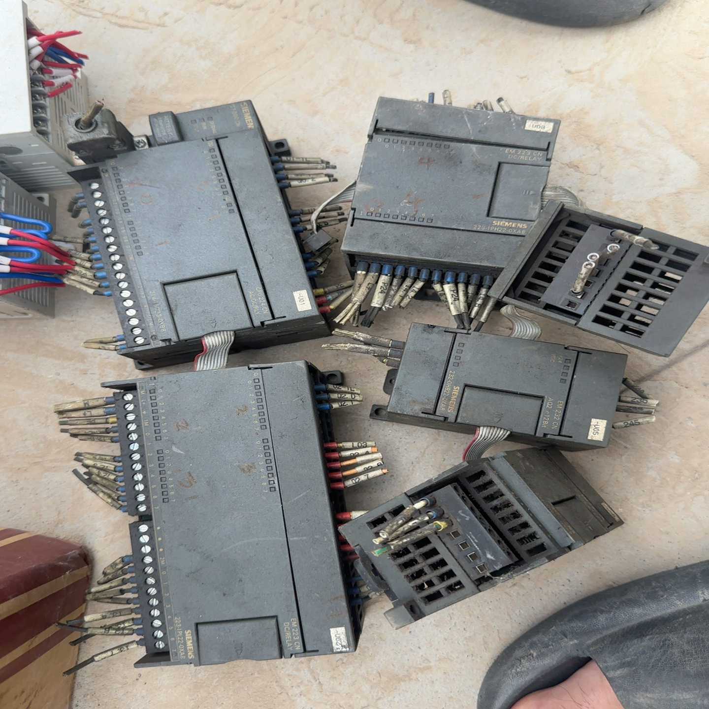 plc214-1bd23-0xb8要的联系询价