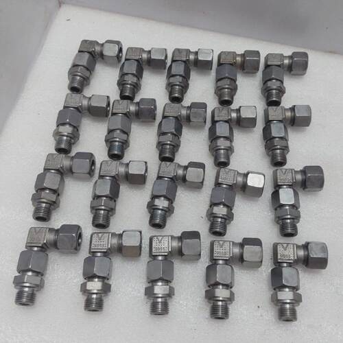 Conexin Angular De Tornillo Man BW Diesel 434.04.291  Lote D