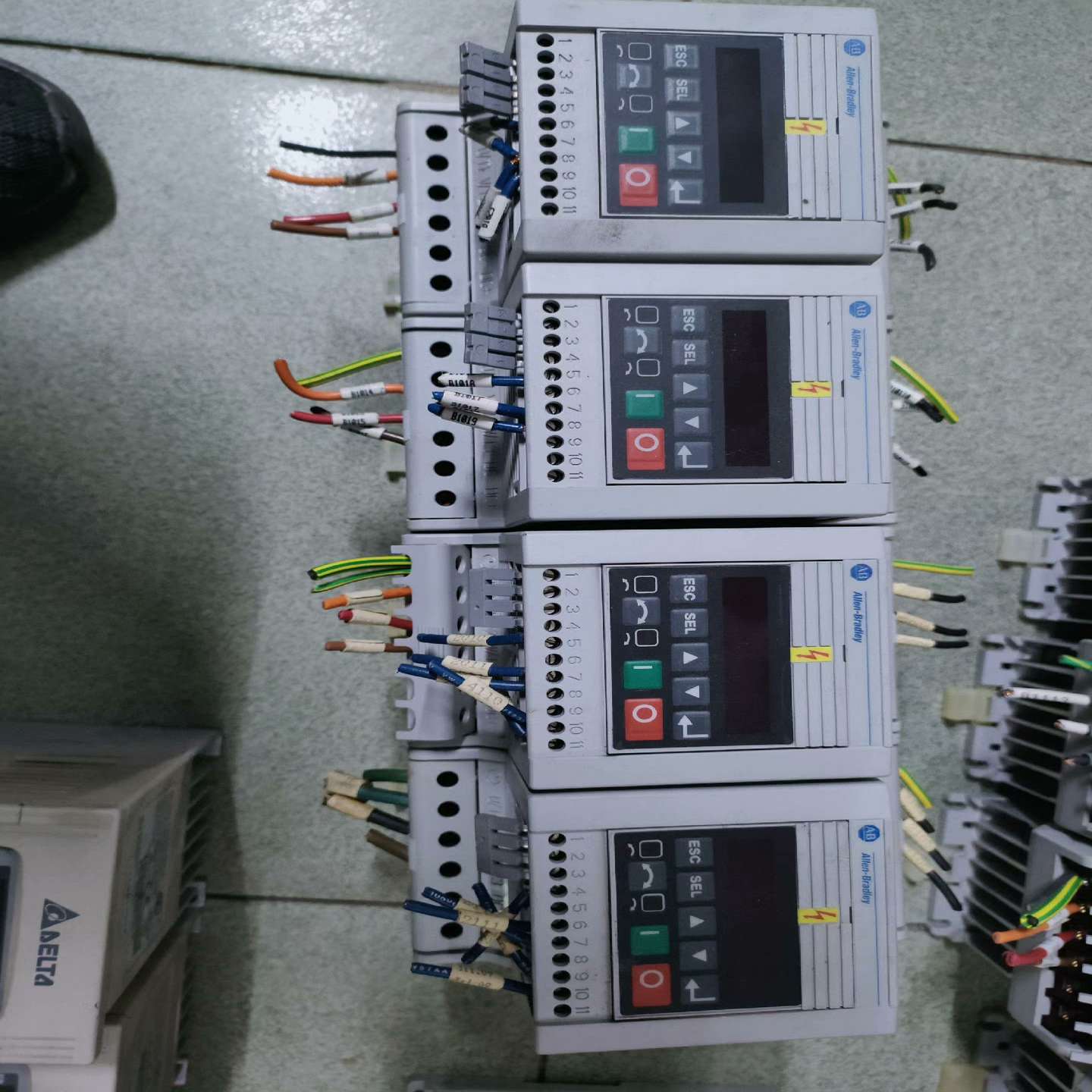 询价拍~AB变频器160-AA02NPS1 220V 0.37K