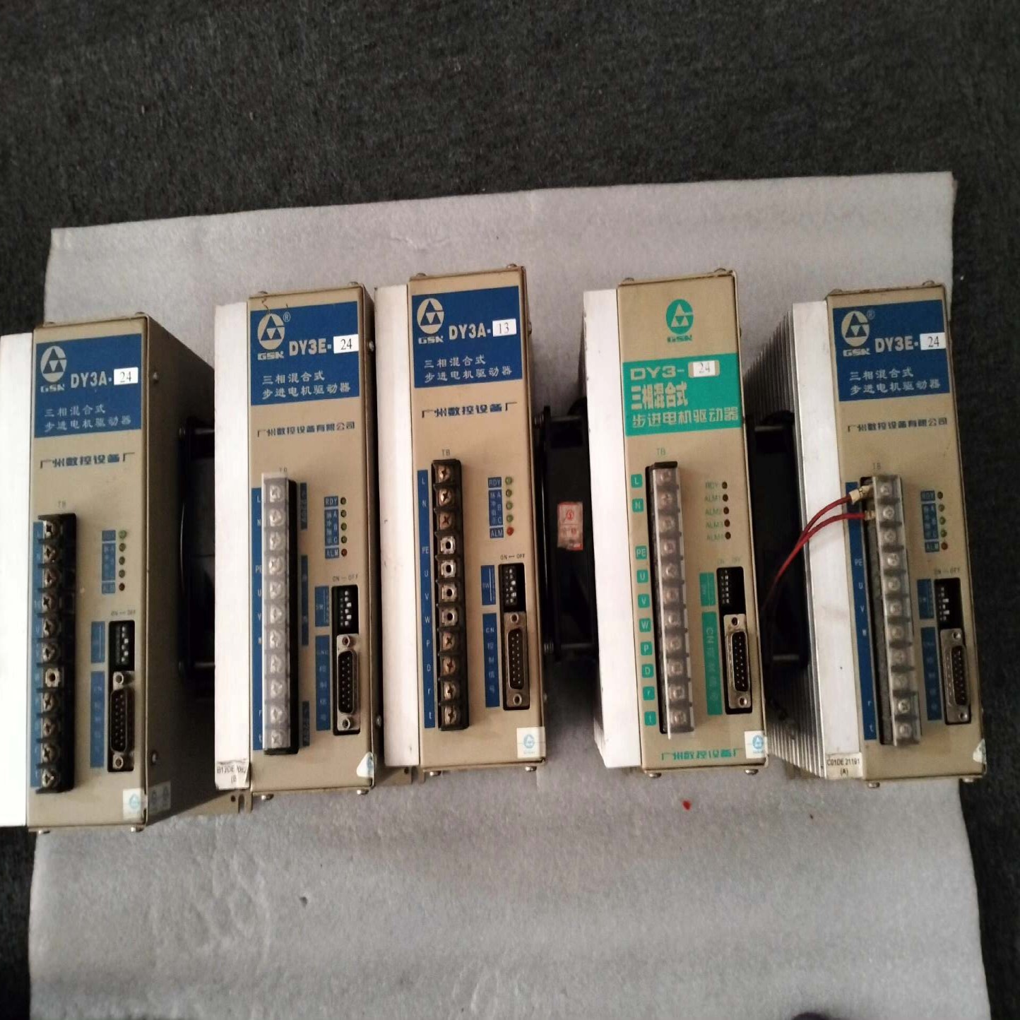 广数步进驱动器DY3A-24有4台，23一台，DY3E-28询价