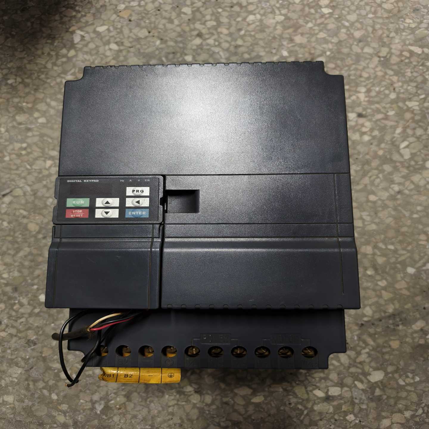 众辰变频器22KWXL800T-22KY-4原装拆机，已--议价商品