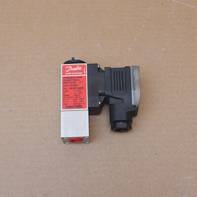 DANFOSS MBC5100 PRESSURE SWITCH 061B110866