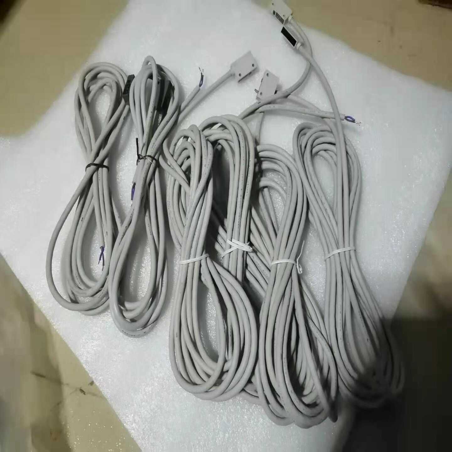 处理smc磁性开关D-P5DWL 没有用过的，九几成新的三米~询价