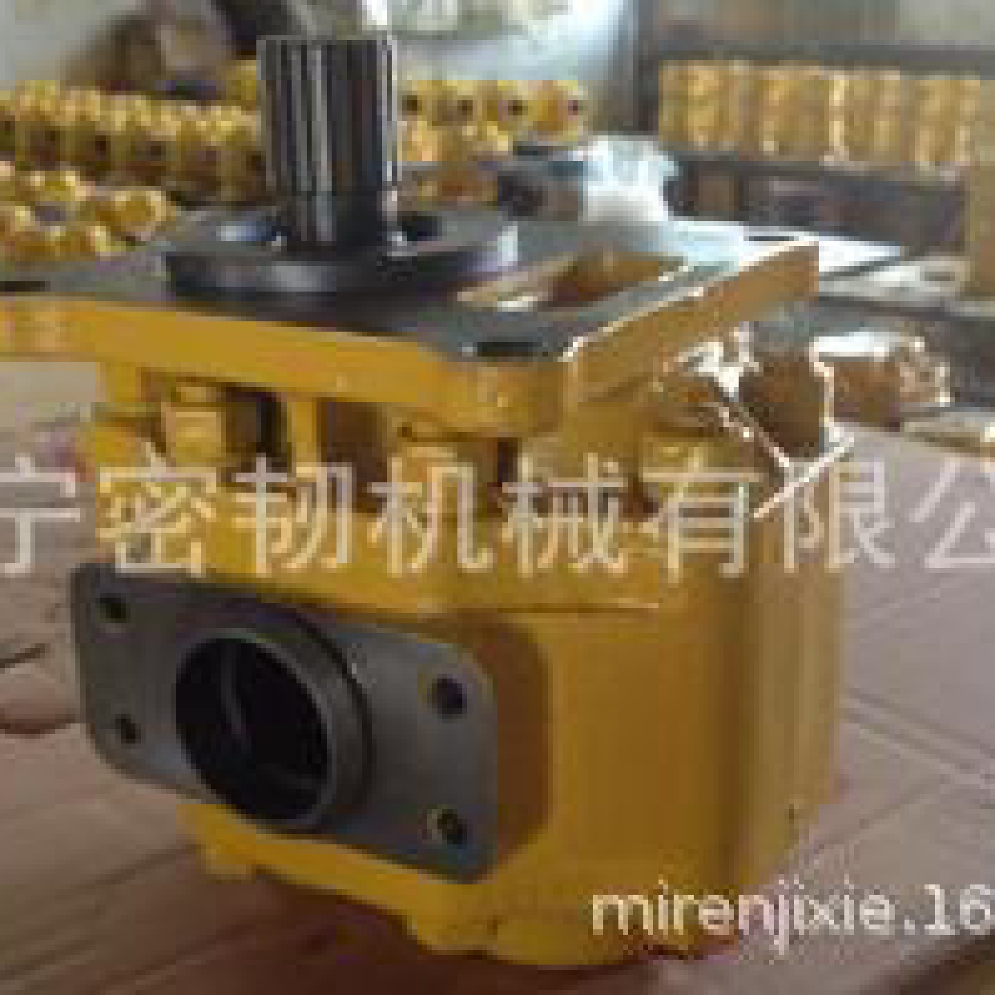 压路机全车配件SR12/SR16/SR20齿轮泵705-51-20430