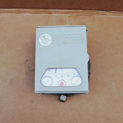 MAR IN CONTROLS 83R11W27 TEMPERATURE INDICATING CONTROLLER