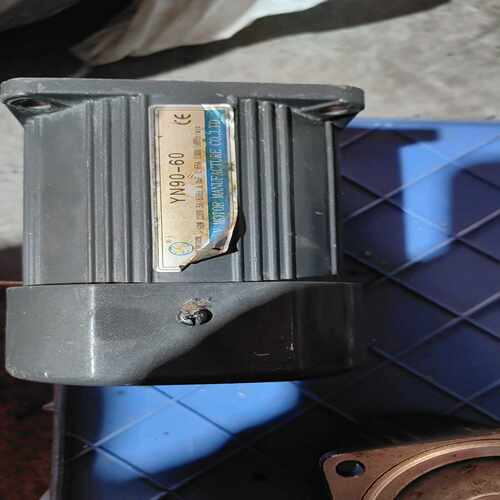 咨询-道闸电机YN90-60下来的一台，具体看详细图片，