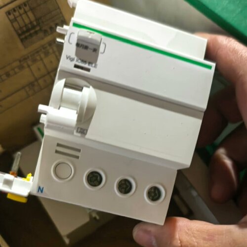 施耐德漏电保护器附件A9V08363iC65ELE系列