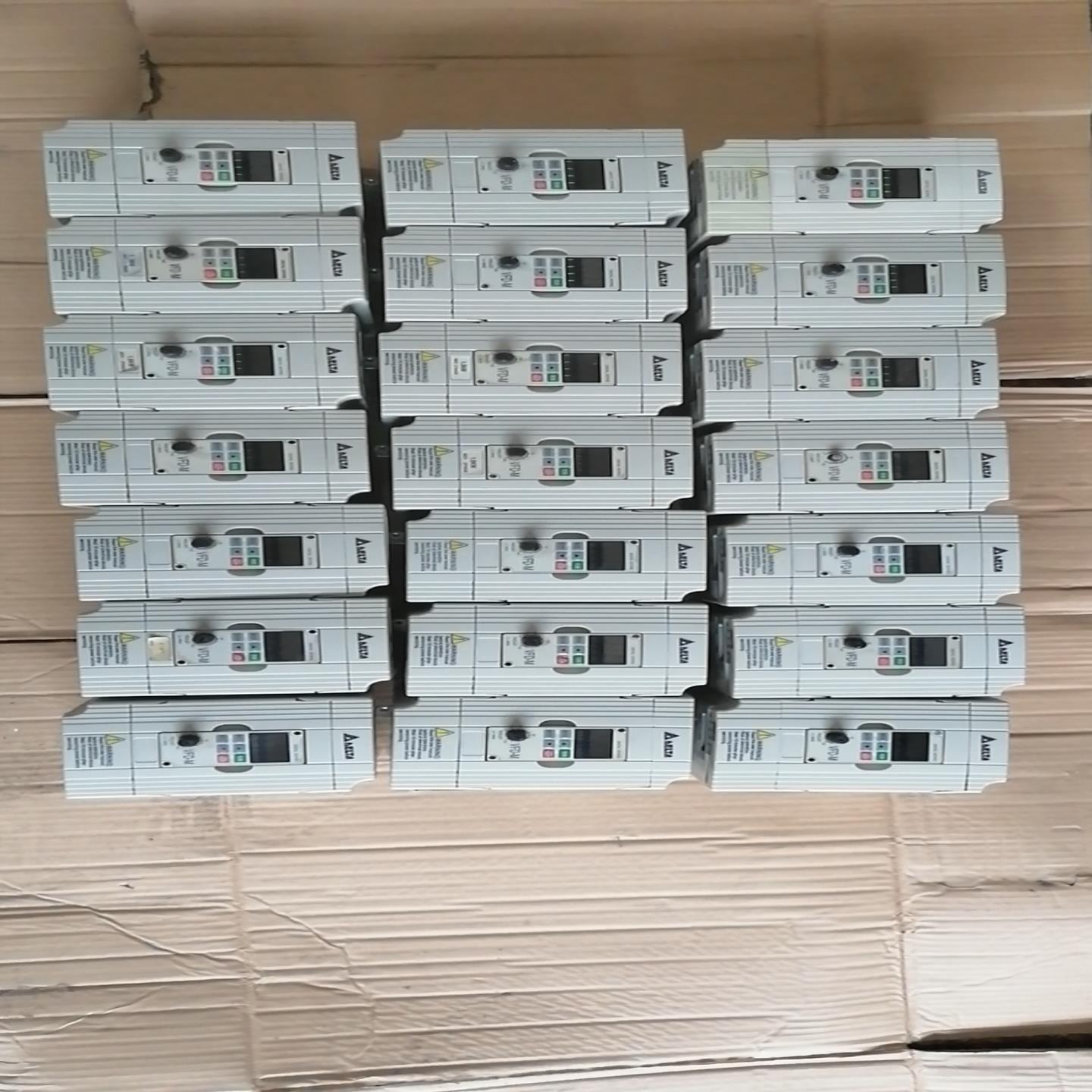 台达VFD0-15M43B/0.75/2.2KW变频器功能正(佳毅工控)