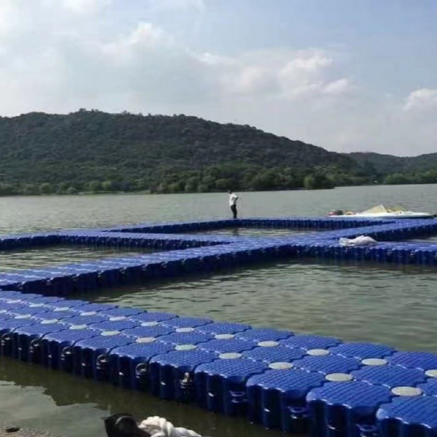 塑料浮筒水上平台浮箱浮桶码头浮桥浮台箱网养殖河道吊泵拦污漂浮