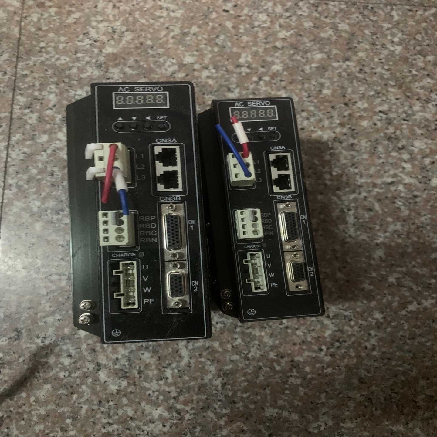 迪迅服驱动器7400w一个单驱动器成色不错功能-议价