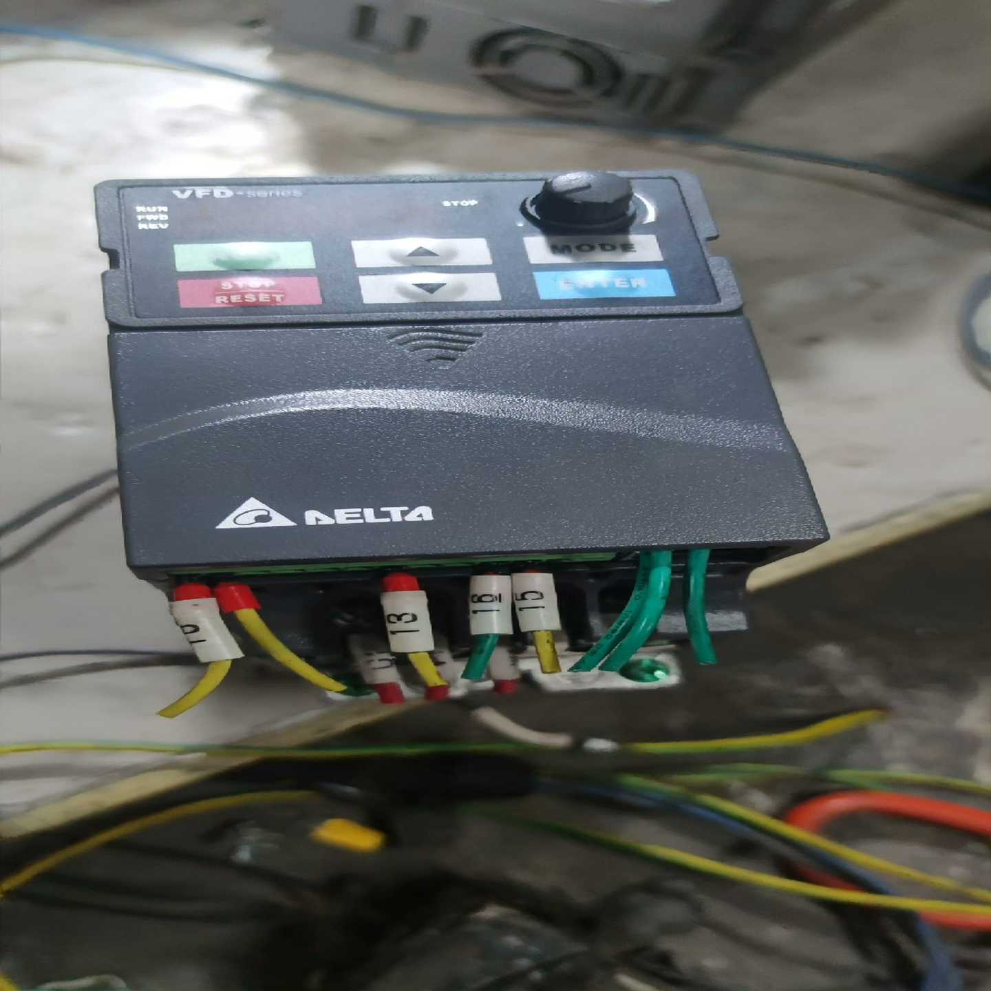 咨询-台达变频器VFD007E43T，9成多新，功能无修