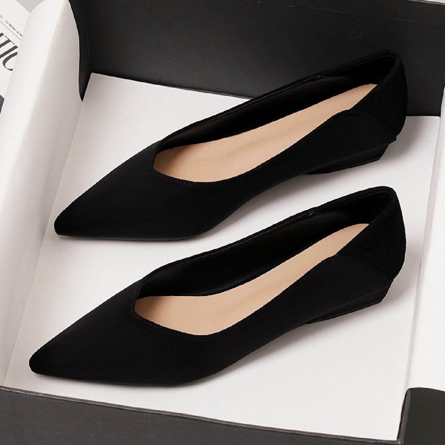 尖头单鞋女平底2026职业通勤鞋面试上班久站不累脚软底黑色工作鞋