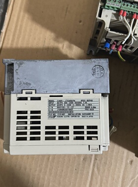 询价-安川0.4kw变频器CIMRJ7AAB0P4六台