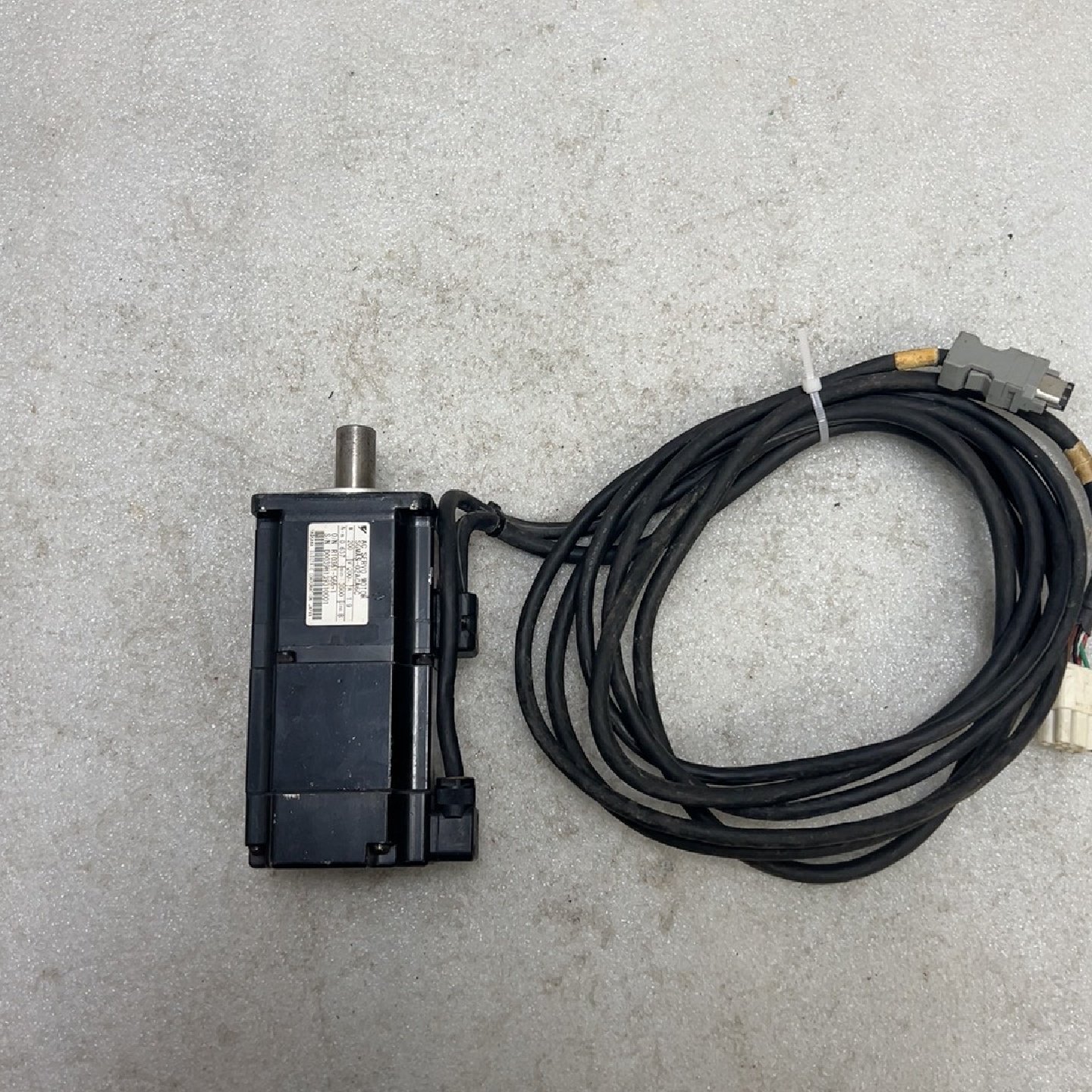 议价伺服电机SGMAS02ACA6C200W带刹车带议价,电子元器件市场,其它元器件,淘宝优惠券,粉丝福利购,淘宝优惠卷