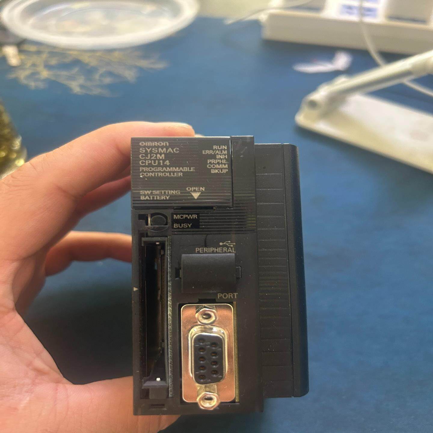 CPU型号CJ2MCPU14成色如图品相好东西~询价