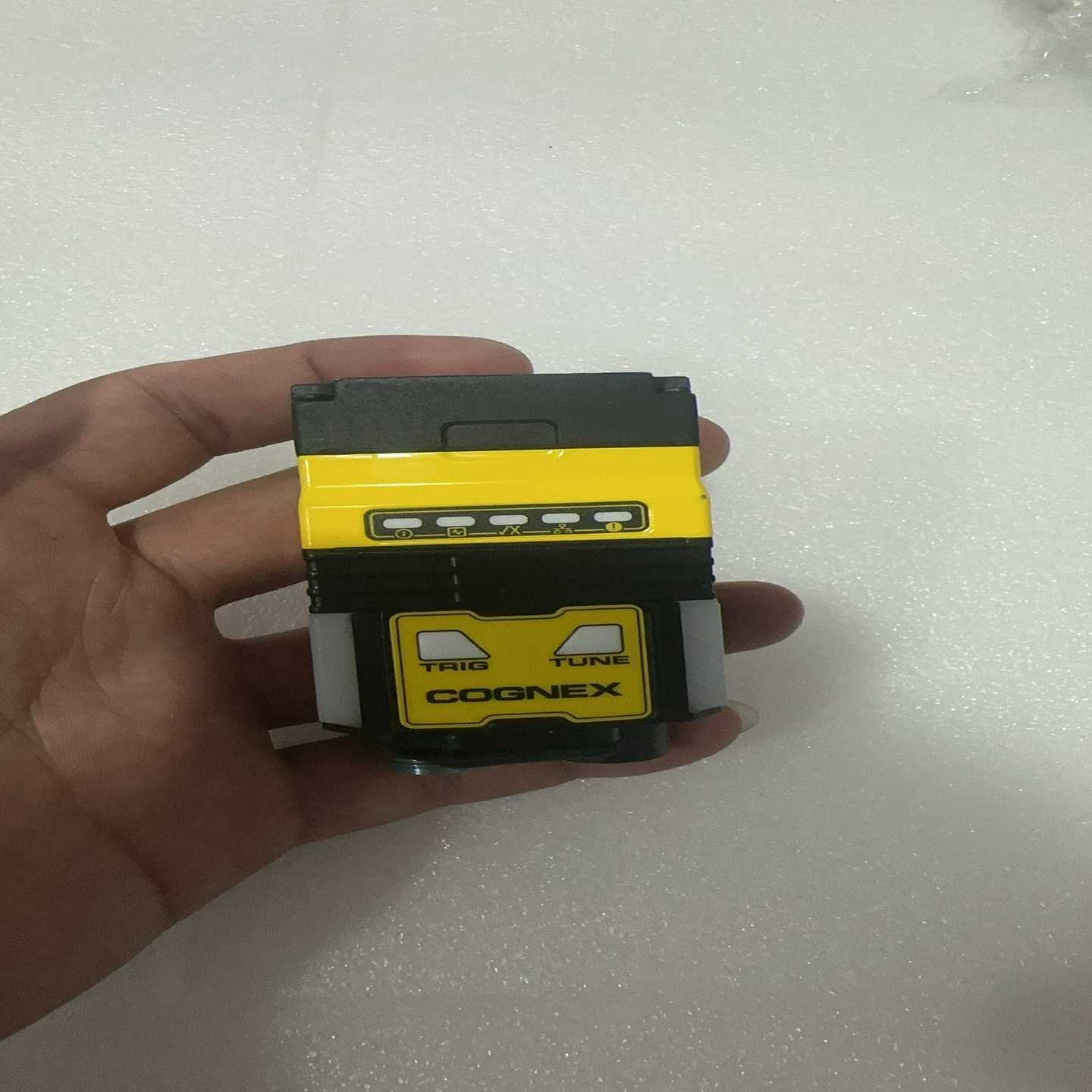 咨询-康耐视Cognex，型号IS2801C-2252