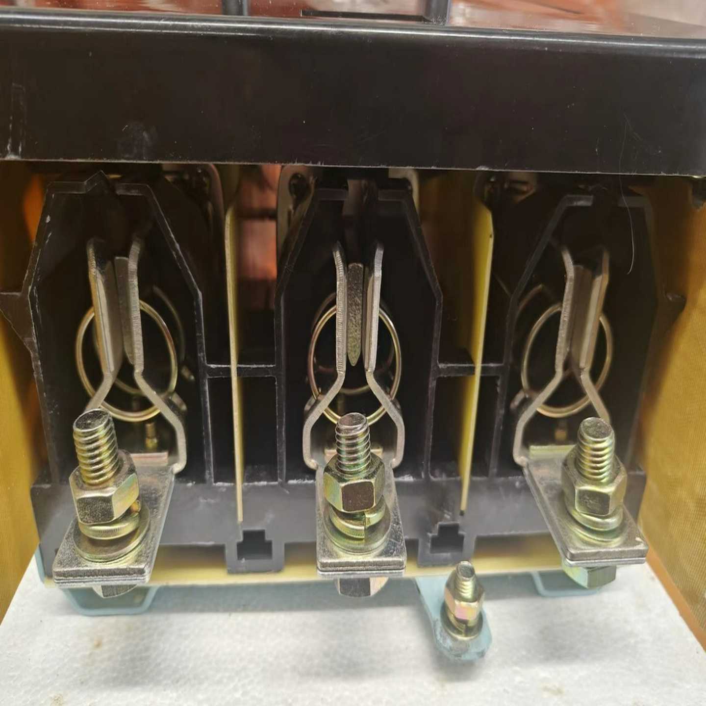 询价2台全新熔断器式刀开关隔离开关HR5-630/3，还有如图全