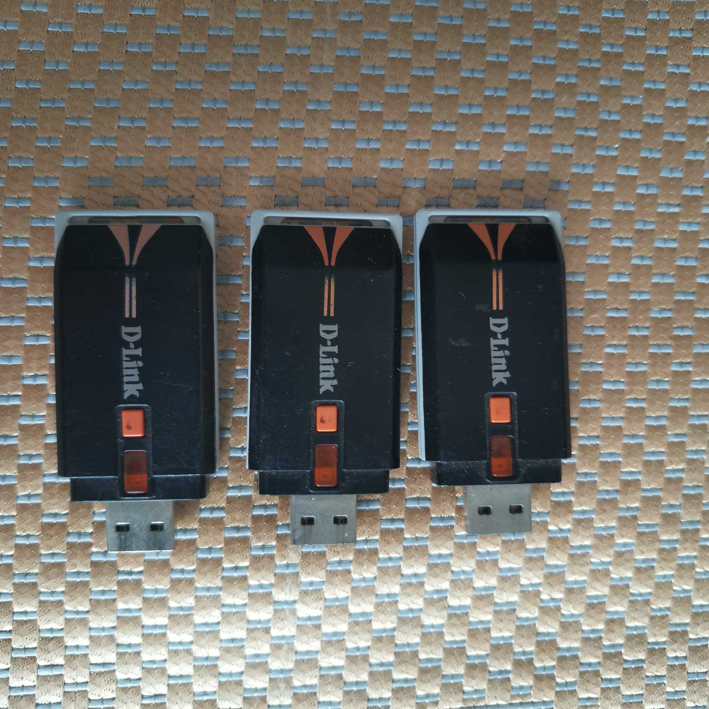 议价D-yLink无线网卡DWA-125,实物图,标价为单价,看现货/维修