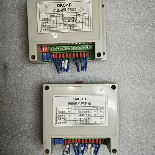 寻》》DKC1B步进电机控制器