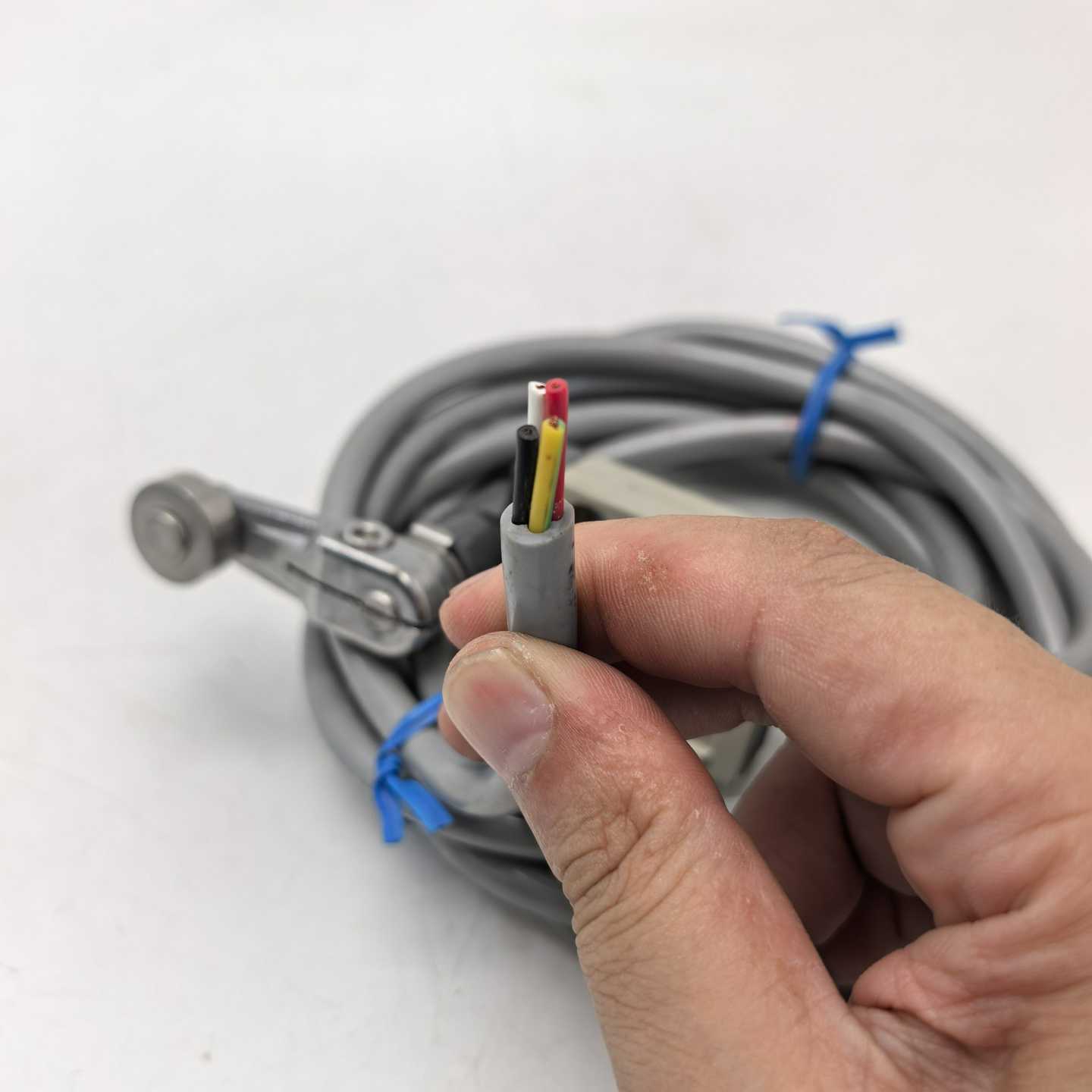 【请询价】瑞士VAT高压角阀型号26440-QA21-CML104