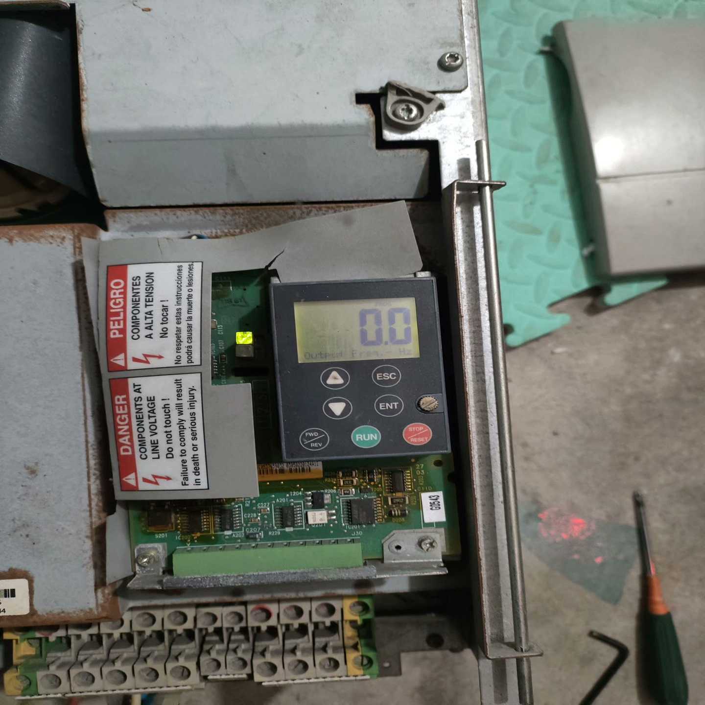 施耐德ATV58HD28N418.5KW。功能完好，实--议价商品