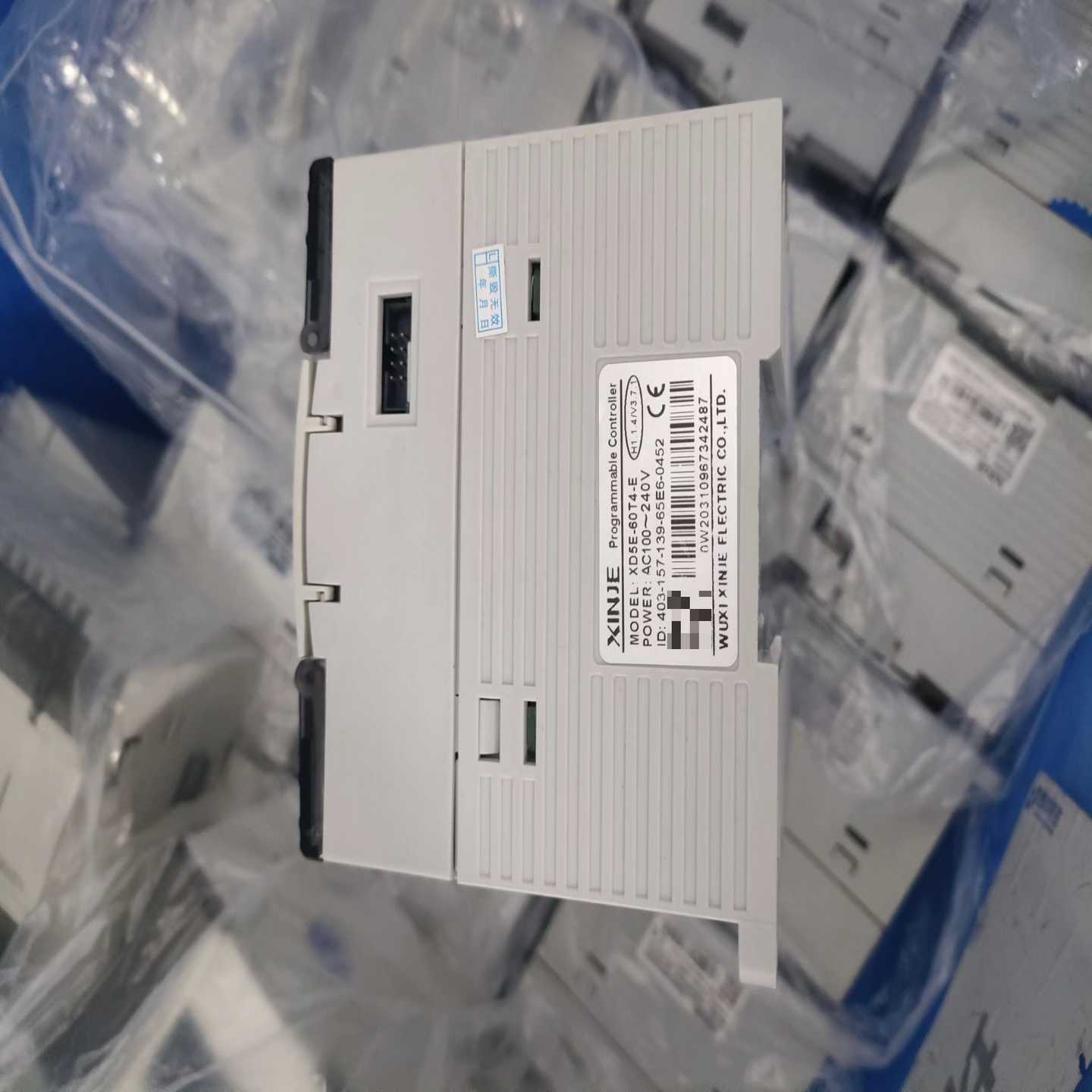 信捷PLCXD5E-60T4-E，原装正品，成色漂亮，功能