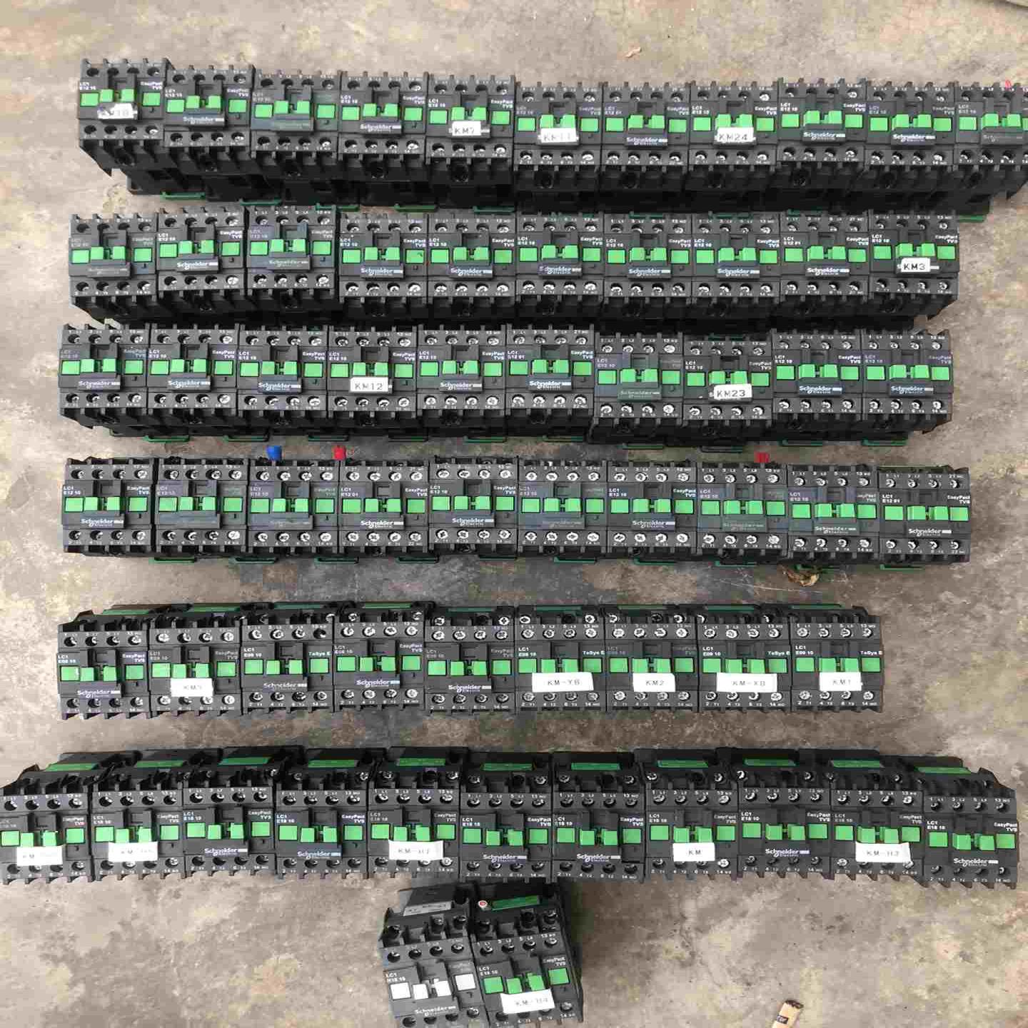 议价LC1E12接触器。适用
