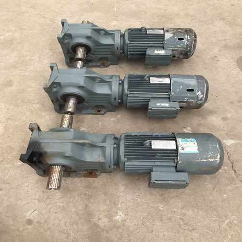 【星慕电子】3台sew立式齿轮减速机，K77 DV112M4，速比1:5