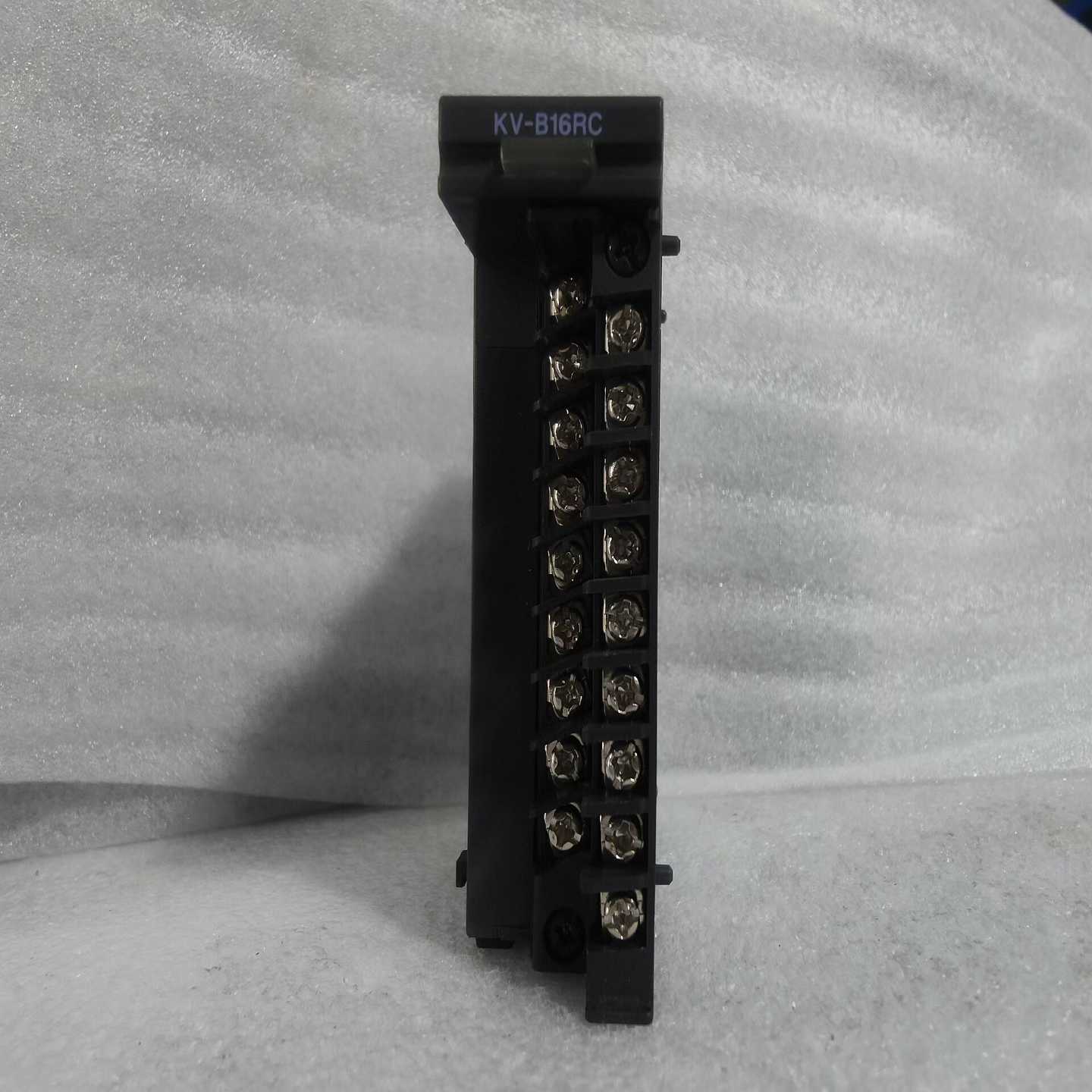 基恩士PLCKV-B16RC实物图，大量现货，成色漂亮，功--议价商品