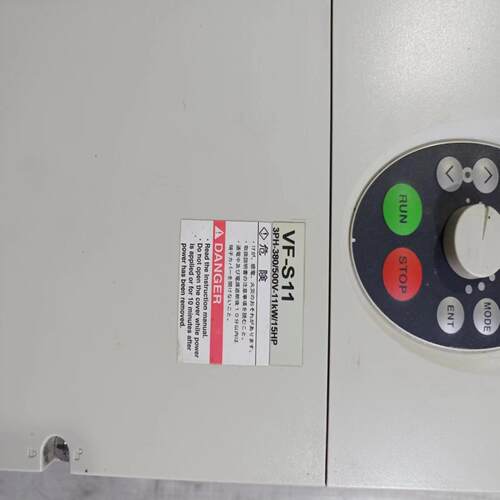 议价东芝变频器  VF-S11 11KWVFS11-4110