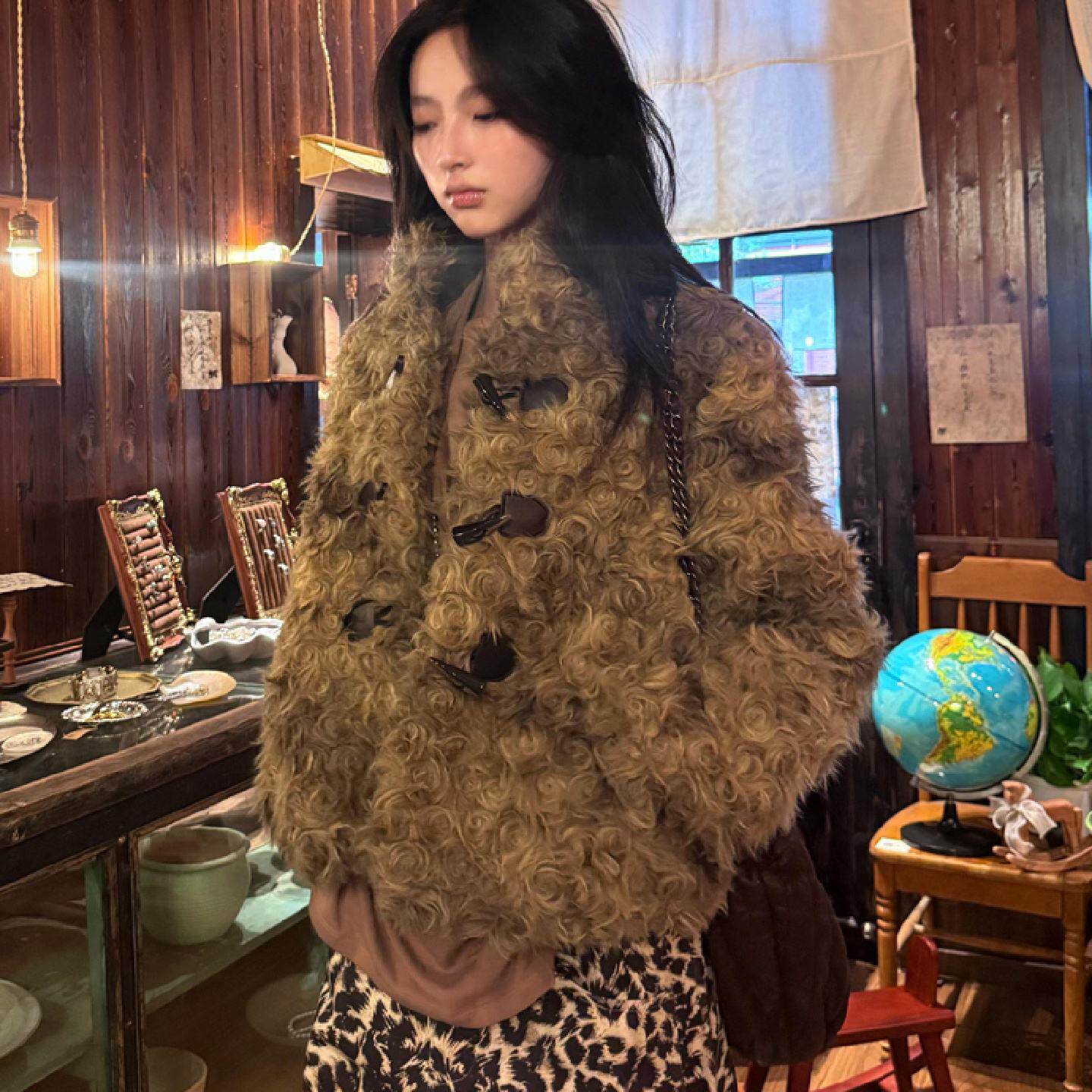 美式复古羊羔毛外套女冬短款2025新款高级独特潮流卷毛棉服厚上衣