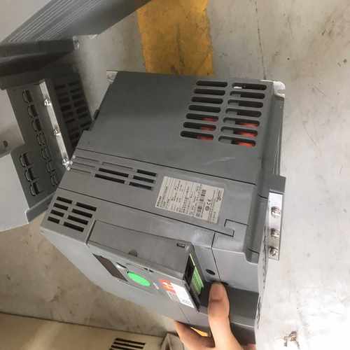 源信变频器YX3000-4To185G/4T020P，380~询价