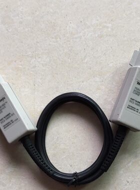 原装进口泰克012160501示波器在接线实物拍摄成