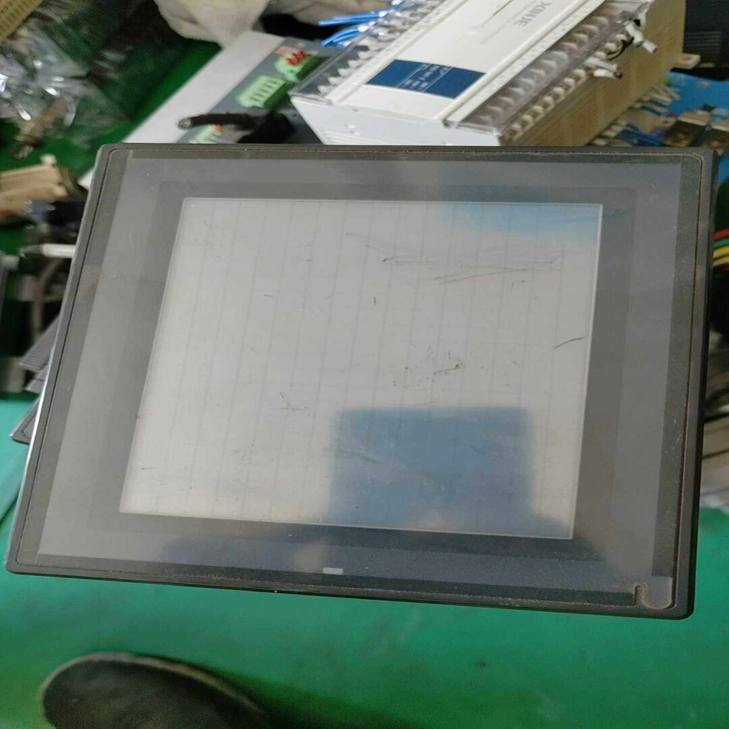 基恩士触摸屏VT2-5SB（零零电子）