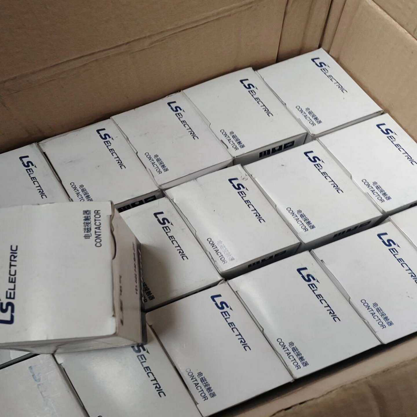 咨询-MC-40a，LS接触器，线圈AC36V的3台，线圈220V