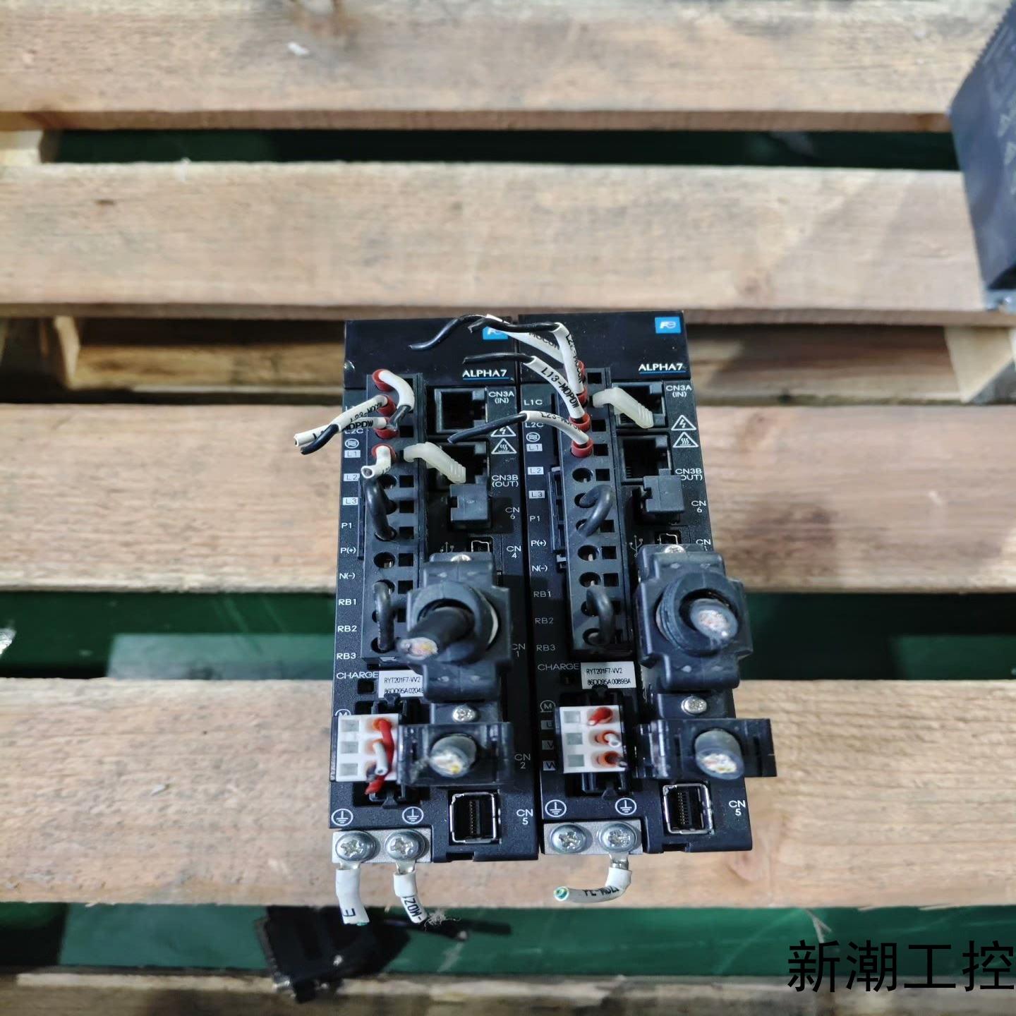 富士伺服驱动器RYT101F7-VV2拆机品成色漂亮功议价商品