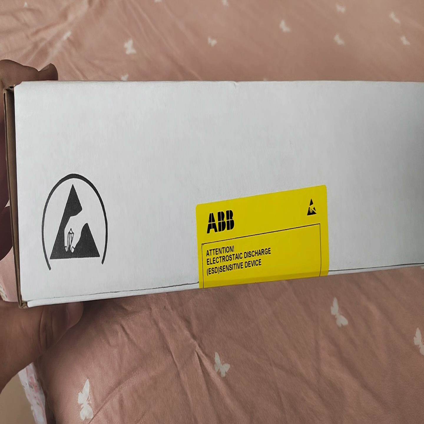 (议价)ABB  光纤分配器APBU-44C未开封，的联系