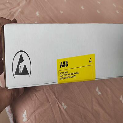 光纤分配器APBU-44C未开封，的联系询价