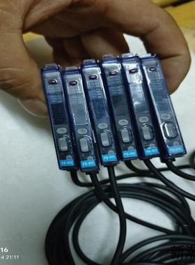 基恩士光纤放大器  FS-V1112-24VDC全新无包装议价商品