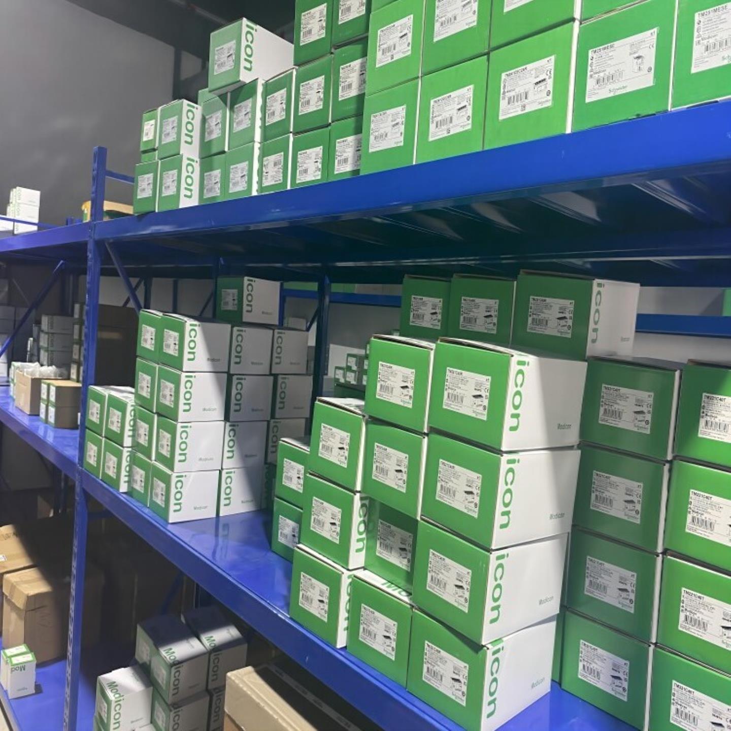 PLC控制器TM218LDA40DRPHN TM218LDAE24DRHN TM218LDAE40DR