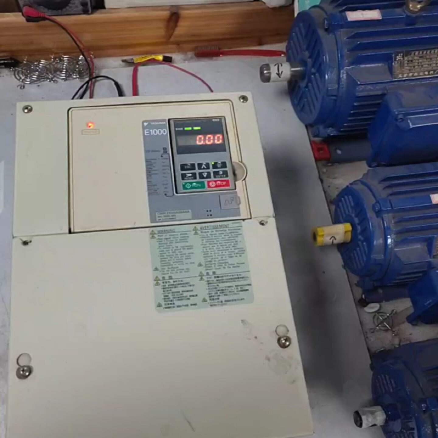 寻“”安川变频器30KWCIMREB4A0058ABA成色如