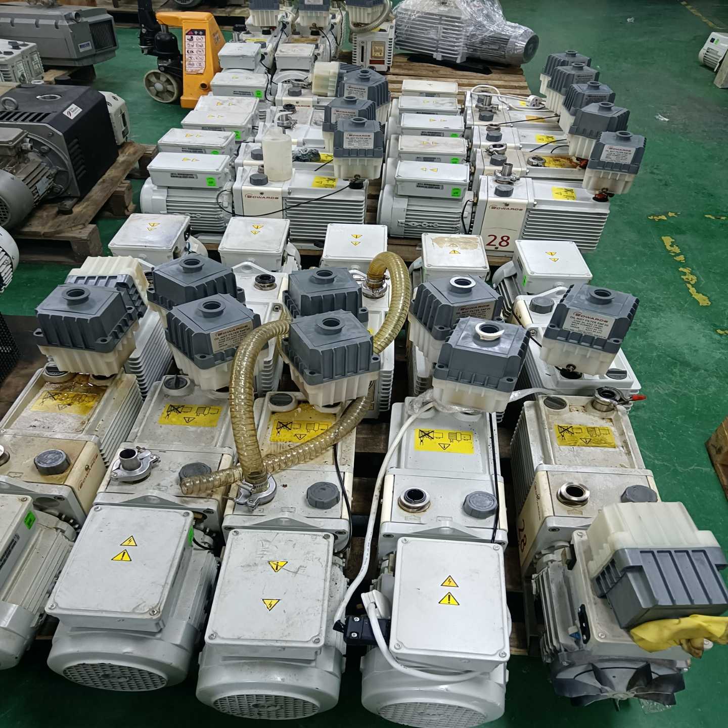 爱德华E2M28真空泵出售，功能包好，单相220V电压，现货--议价商