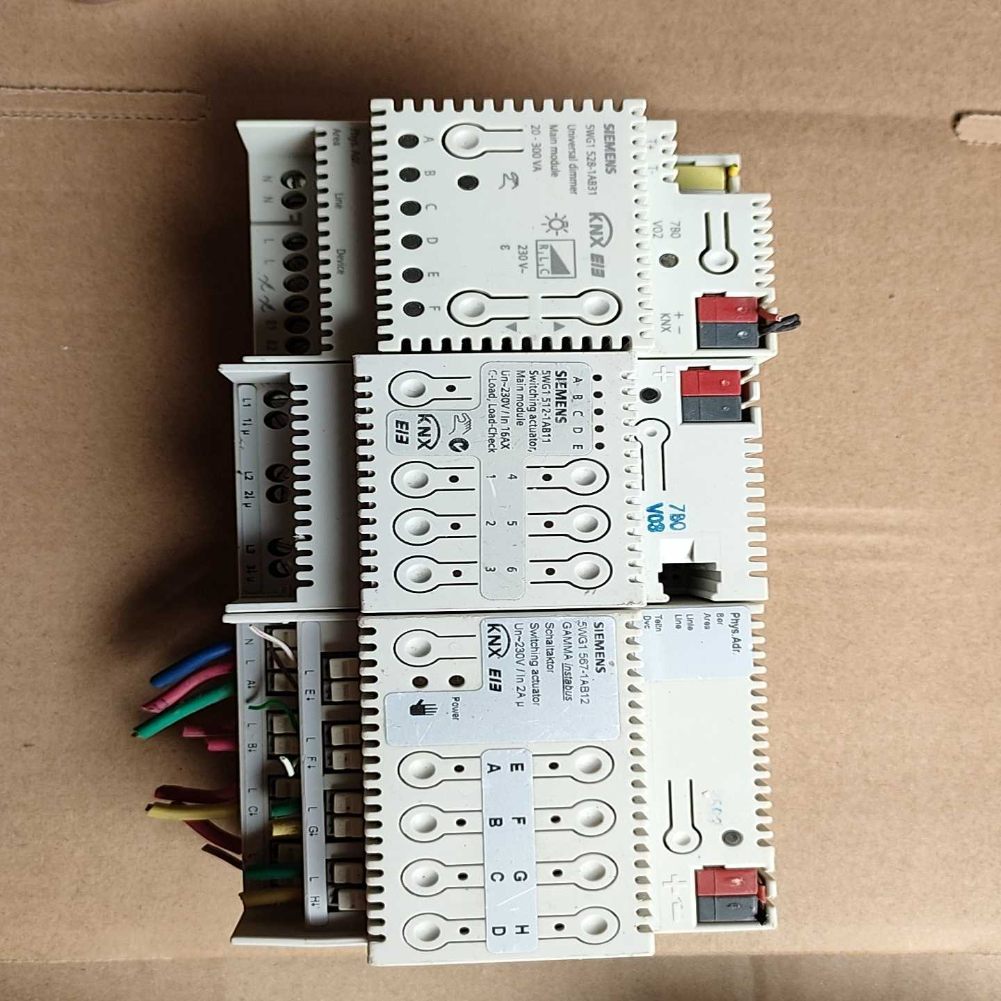 西门子开关执行器，正品拆机，实物如图5WG1528-1AB