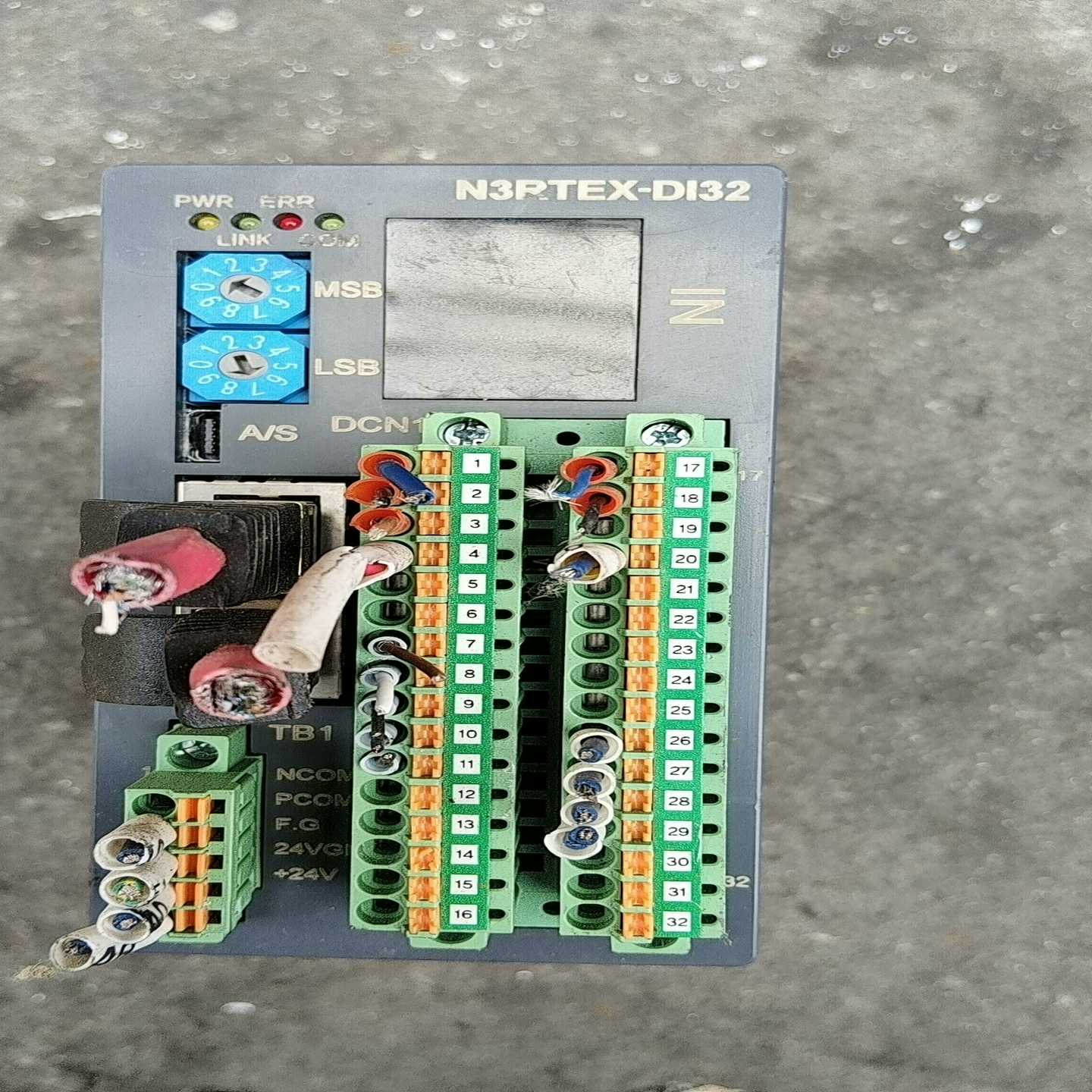 AXTN3RTEX-DI32控制器功能正常成色如图询价