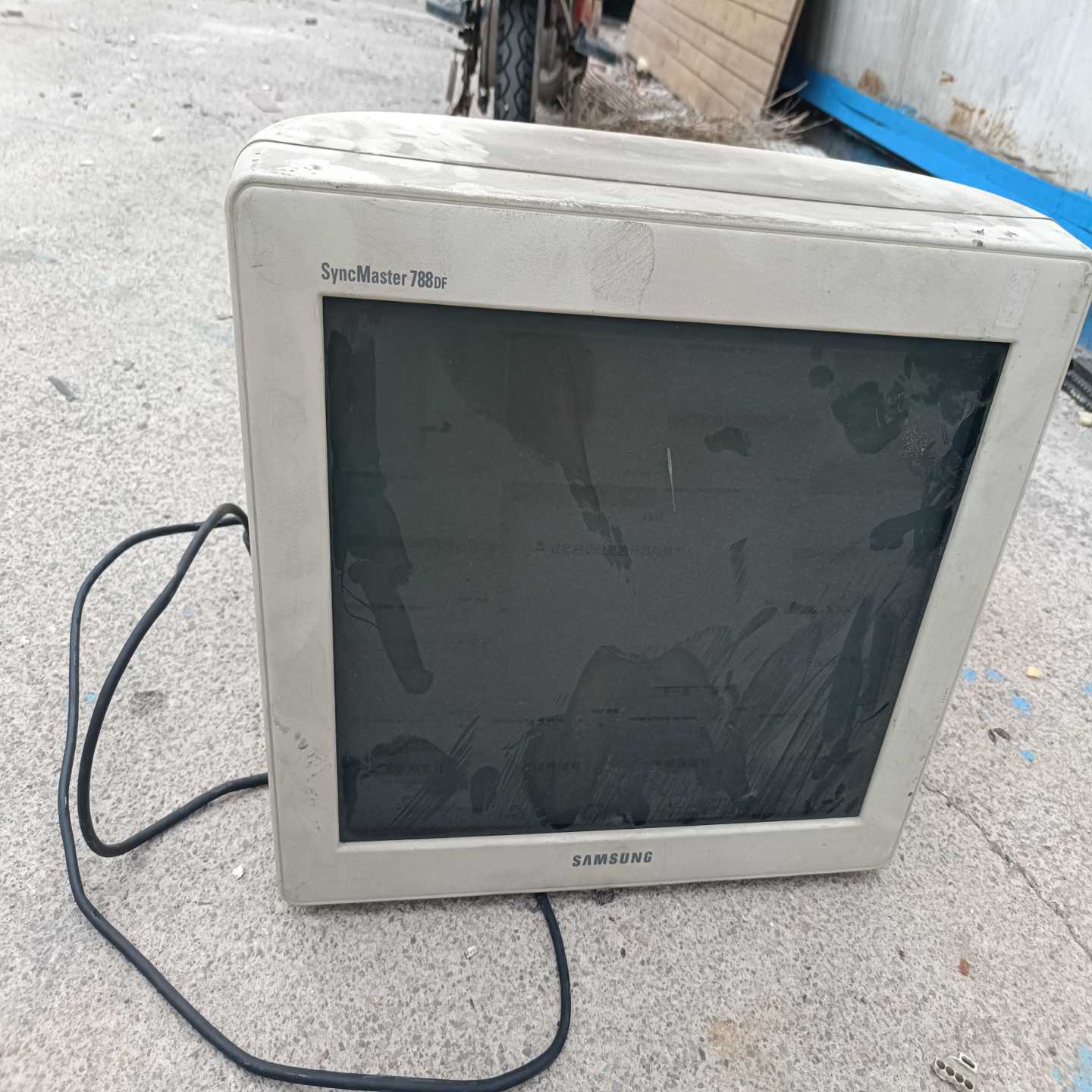 三星SyncMaster788DF显示器，老式CRT显示器--议价商品