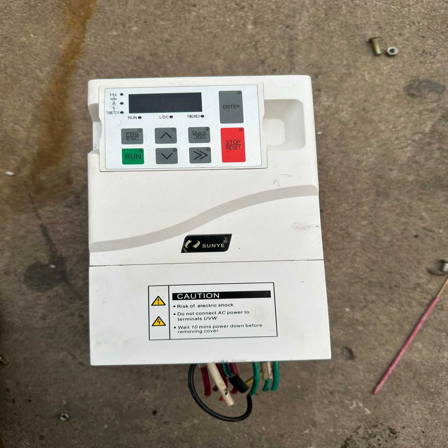 SUNYE日业变频器型号E500-4T5R5B功能正常--议价商品