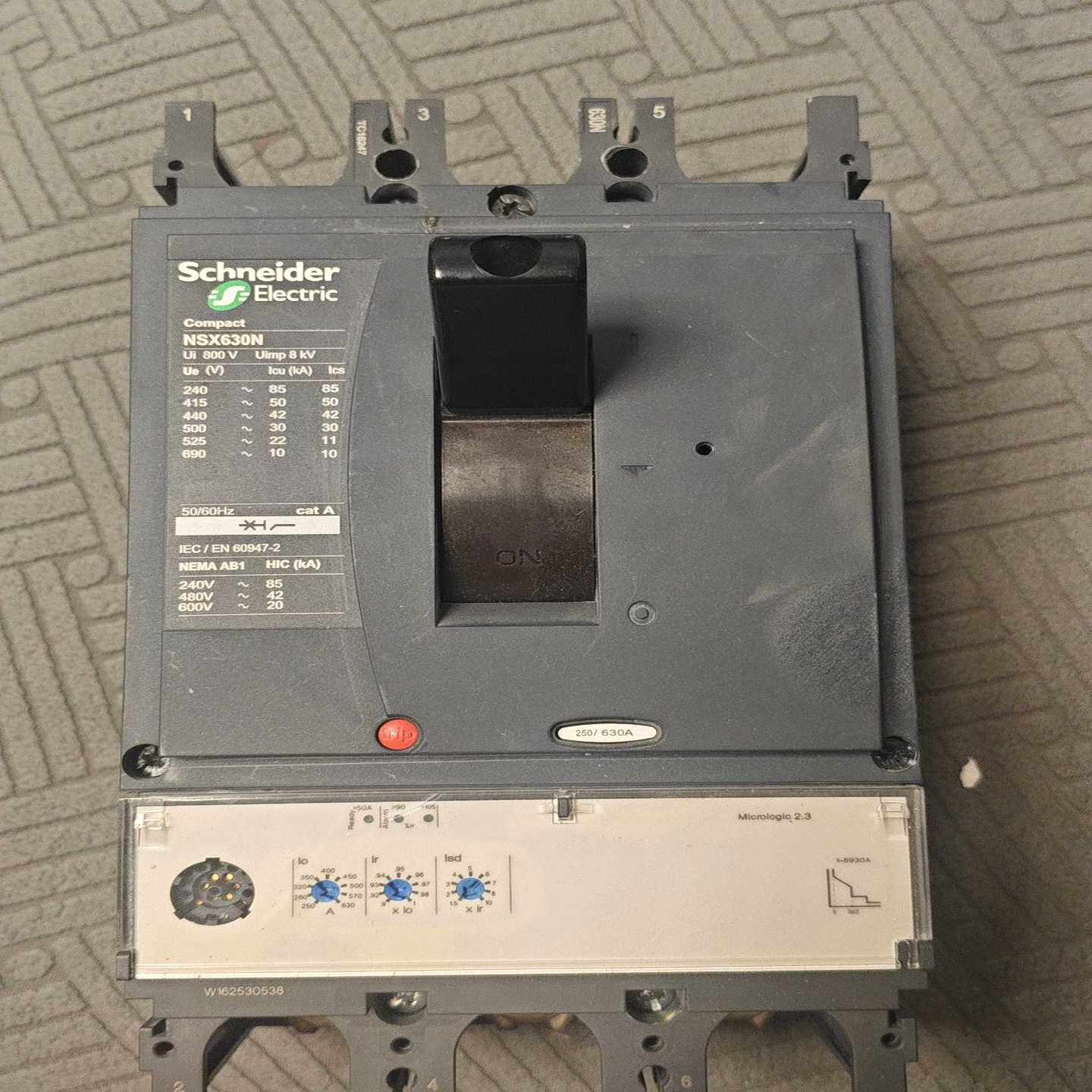 施耐德NSX630N断路器，LV432893，630A，拆机一议价商品