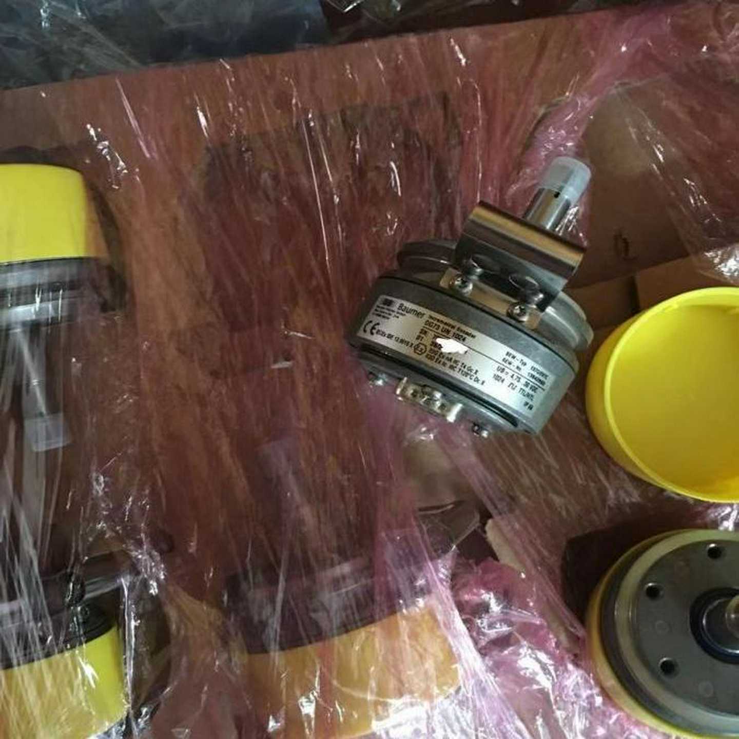 德国Baumer-hubner超速开Z关编码器POG10DN2048IDSL.E堡盟