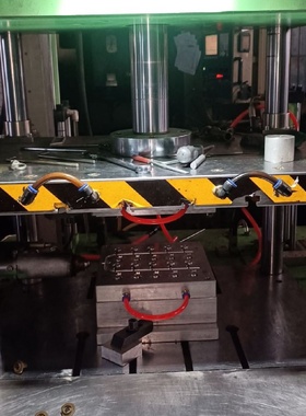 精密铸造模具厂家弹簧压块自动模具一出二十精准节能耐用
