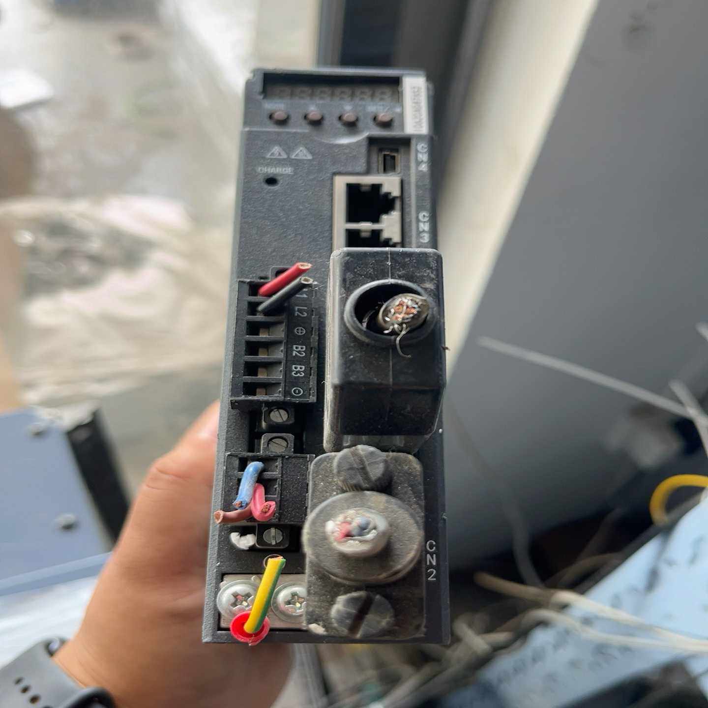 英威腾驱动器DA180-S2R8SG0400W实图拍--议价商品